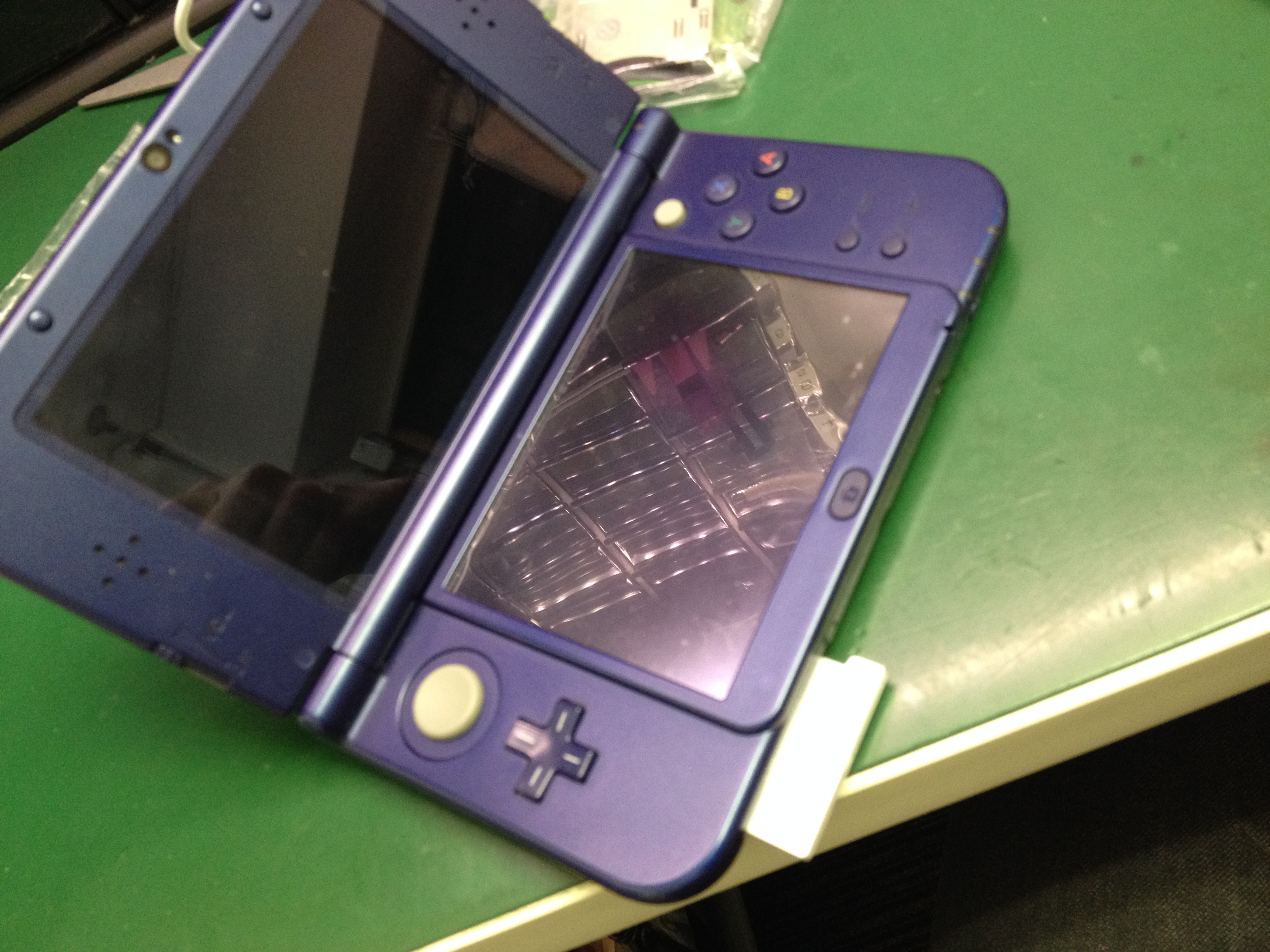 ソフト差し込んでも勝手に飛び出てきちゃう「New3DSLLゲームソフトトレイ交換修理」 | Nintendo3DS ・Switch・ PSP