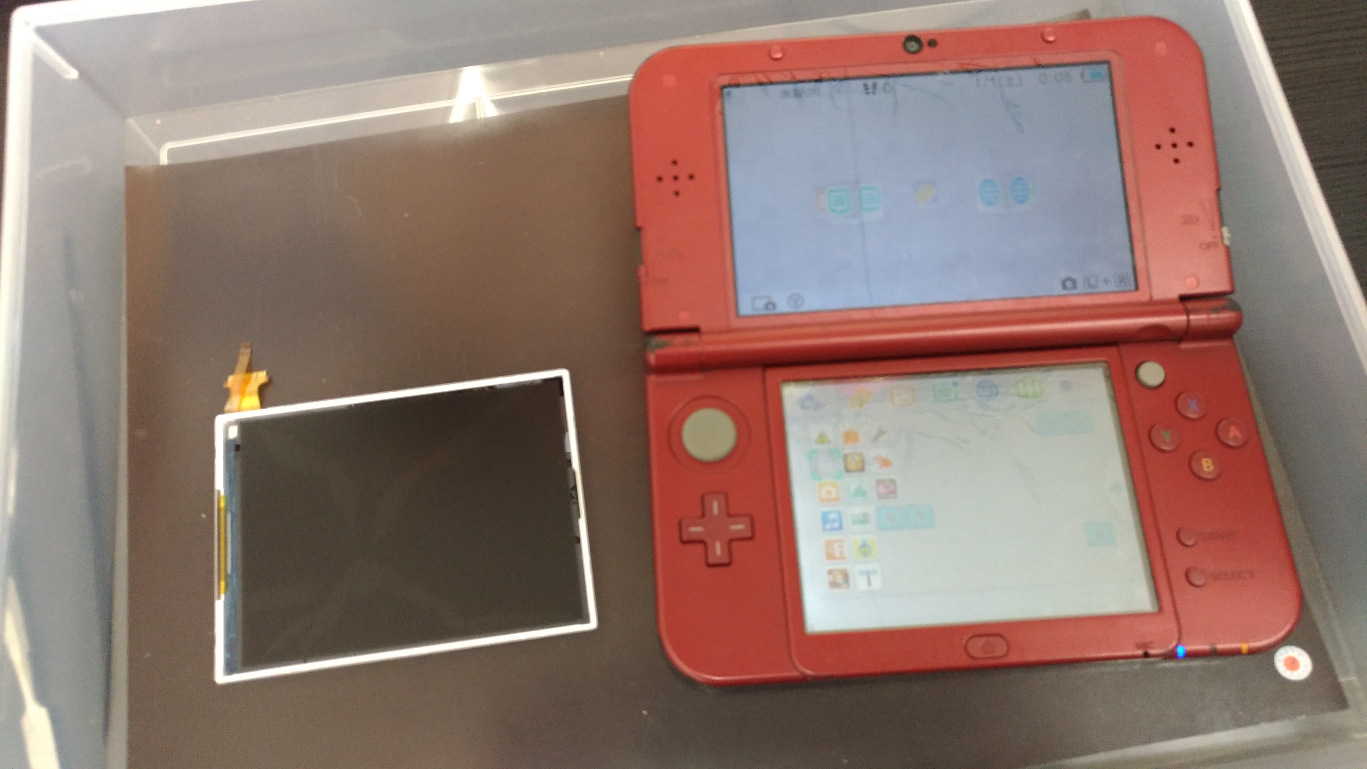 New Nintendo 3ds Llの下画面で液漏れ 画面修理で即改善できます Nintendo3ds Switch Psp 修理のゲームホスピタル Nintendo3ds ニンテンドーds Psp Switch 修理