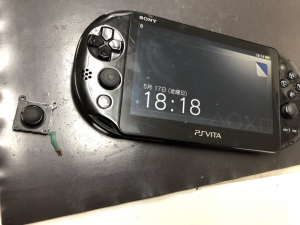 PS　Vita2000　アナログスティック交換