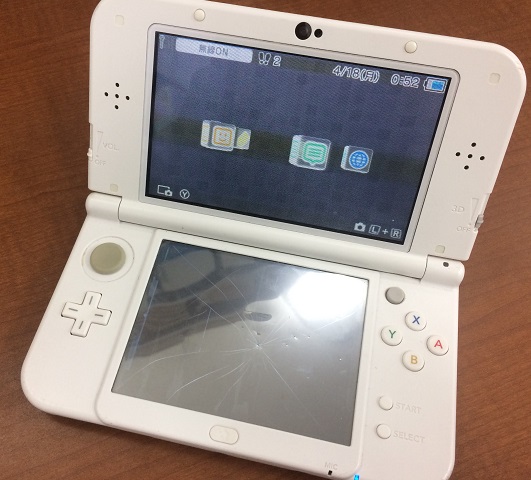 New 3ds Ll 下画面が割れてしまった そんなときはデータそのままで修理できるスマホスピタル博多駅前店にお任せ下さい Nintendo3ds Switch Psp 修理のゲームホスピタル Nintendo3ds ニンテンドーds Psp Switch 修理