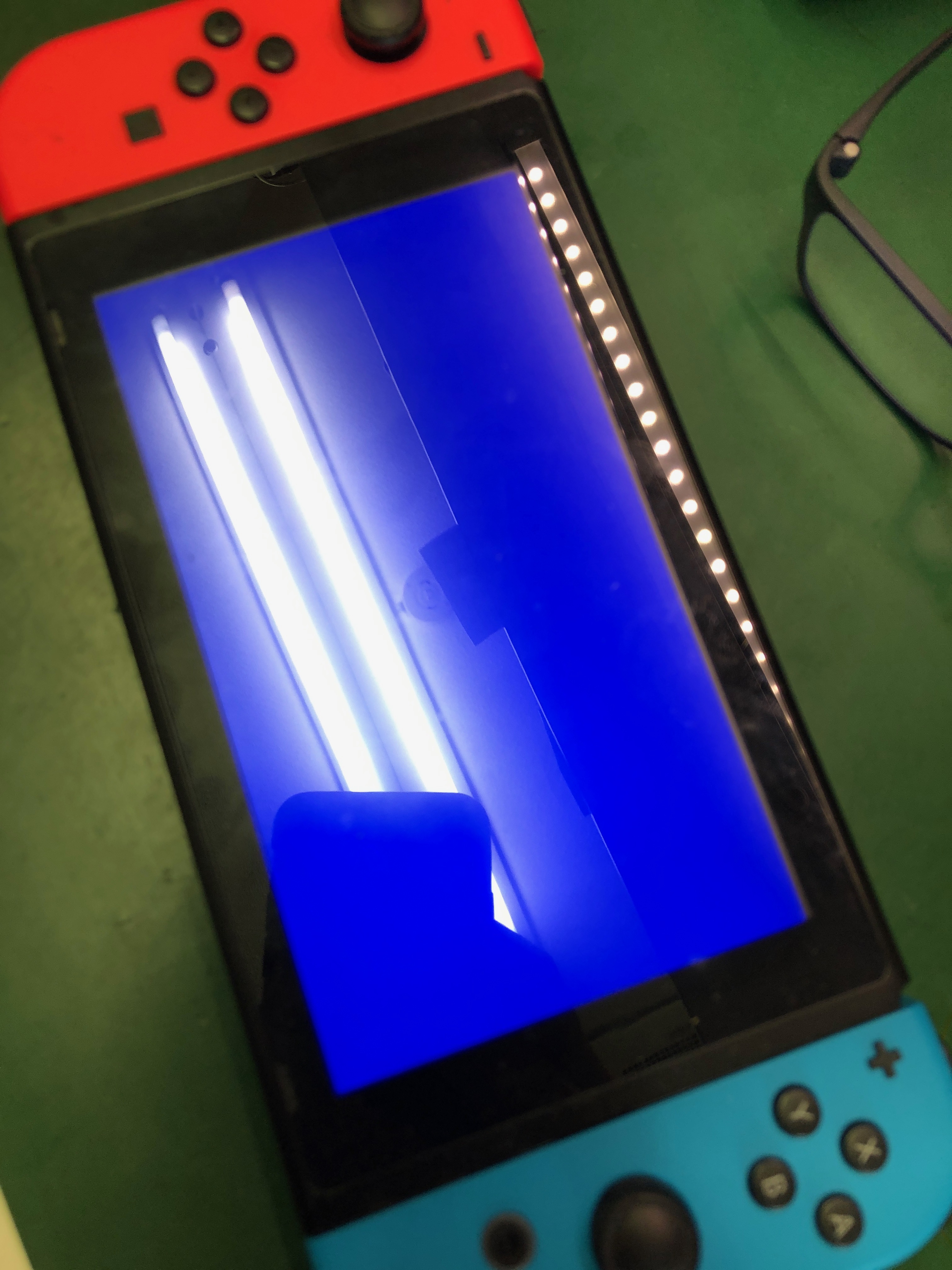 ニンテンドースイッチがブルースクリーン！立ち上がらなくなった時の修理です！ | Switch・Nintendo3DS ・ PSP 修理のゲーム