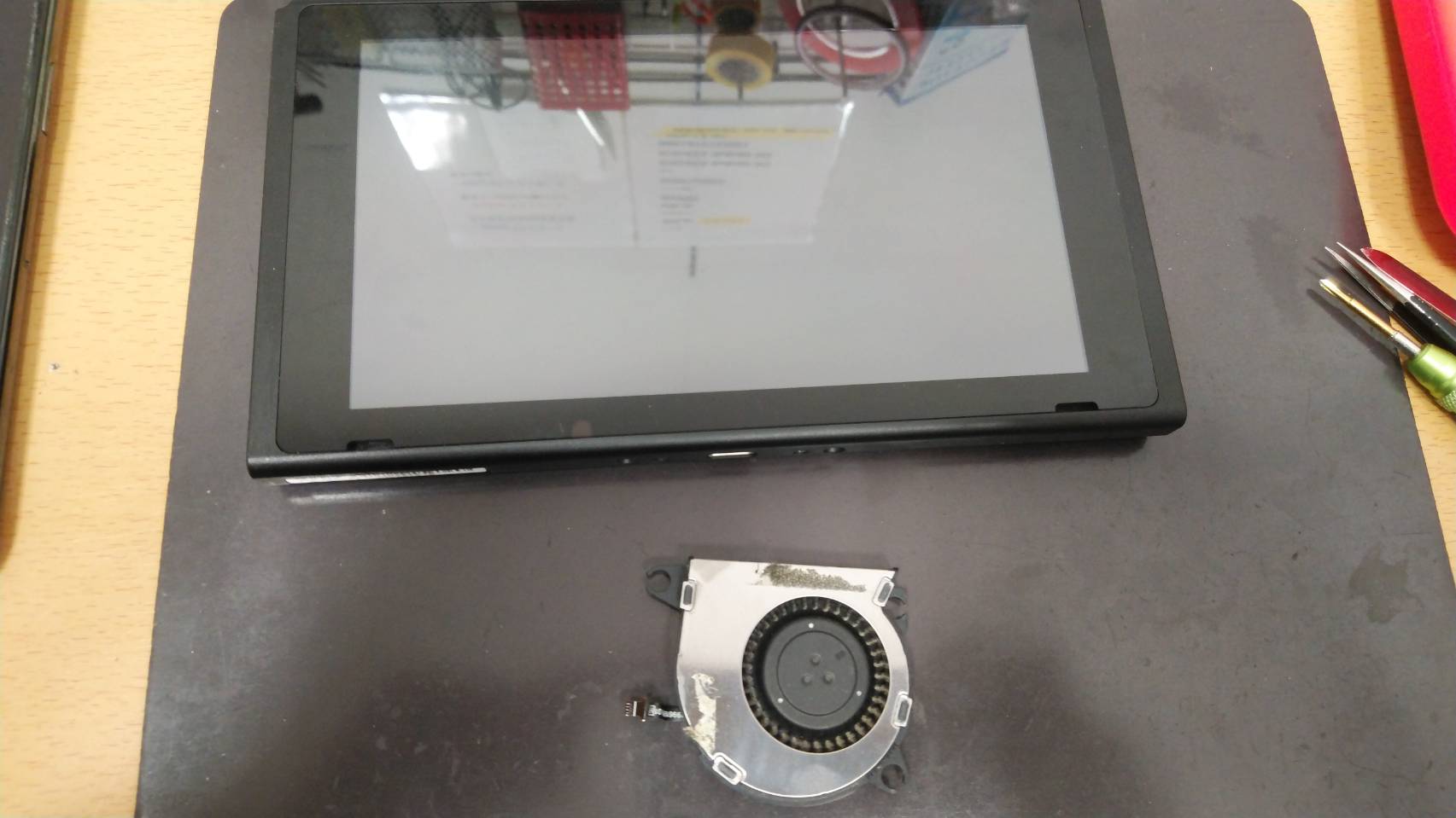 ニンテンドーswitchから大きな音がする時の原因はほこりと冷却ファン Nintendo3ds Switch Psp 修理のゲームホスピタル Nintendo3ds ニンテンドーds Psp Switch 修理