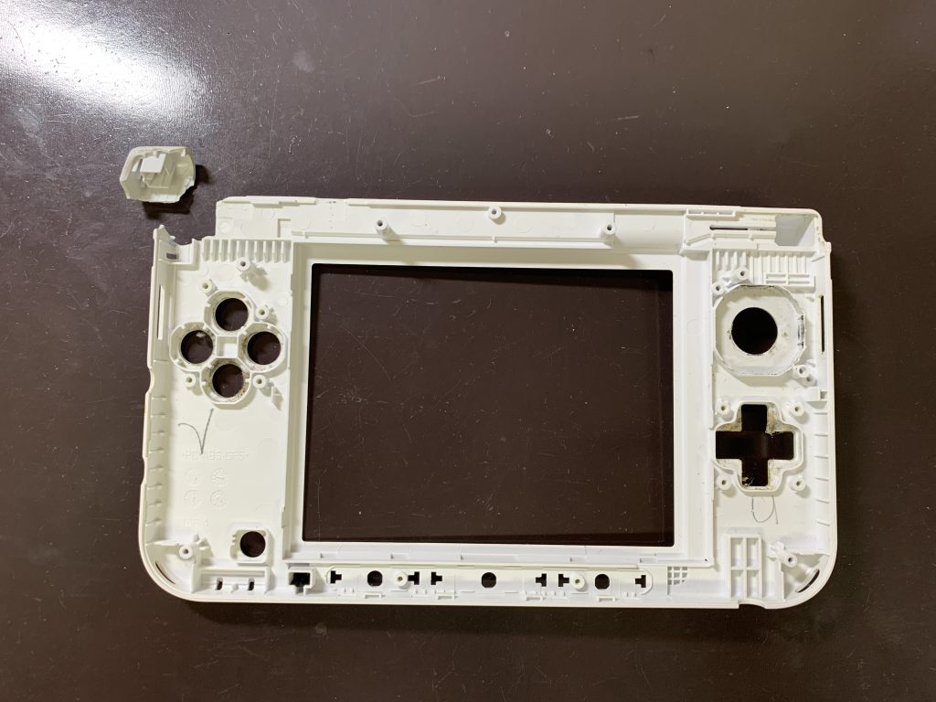 NIntendo 3DS LL Broken Houshing Shell Replacement (3)
