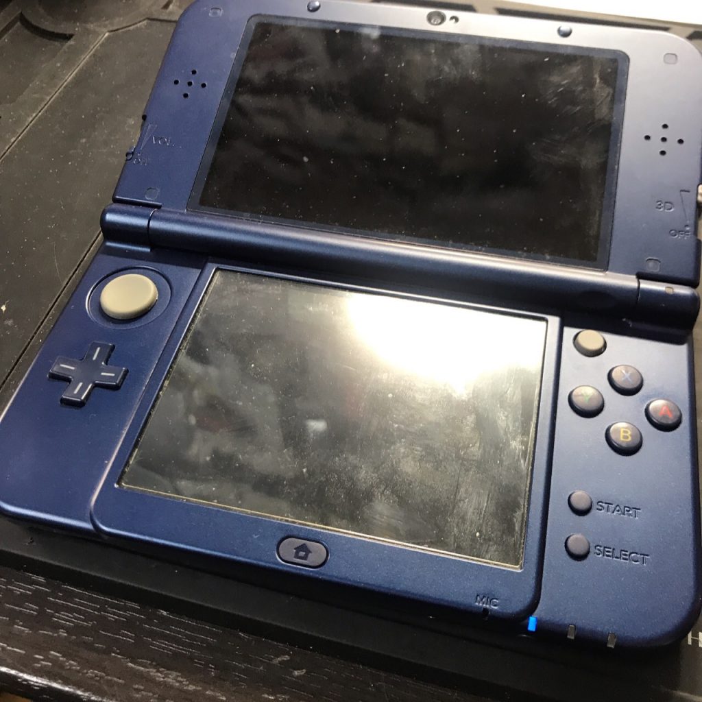 New 3dsll 電源ランプはついているのに画面が映らない 上画面も下画面もどっちもパーツ交換で直りました 吉祥寺駅周辺ゲーム機修理 修理担当者 坂本 Nintendo3ds Switch Psp 修理のゲームホスピタル Nintendo3ds ニンテンドーds Psp Switch 修理