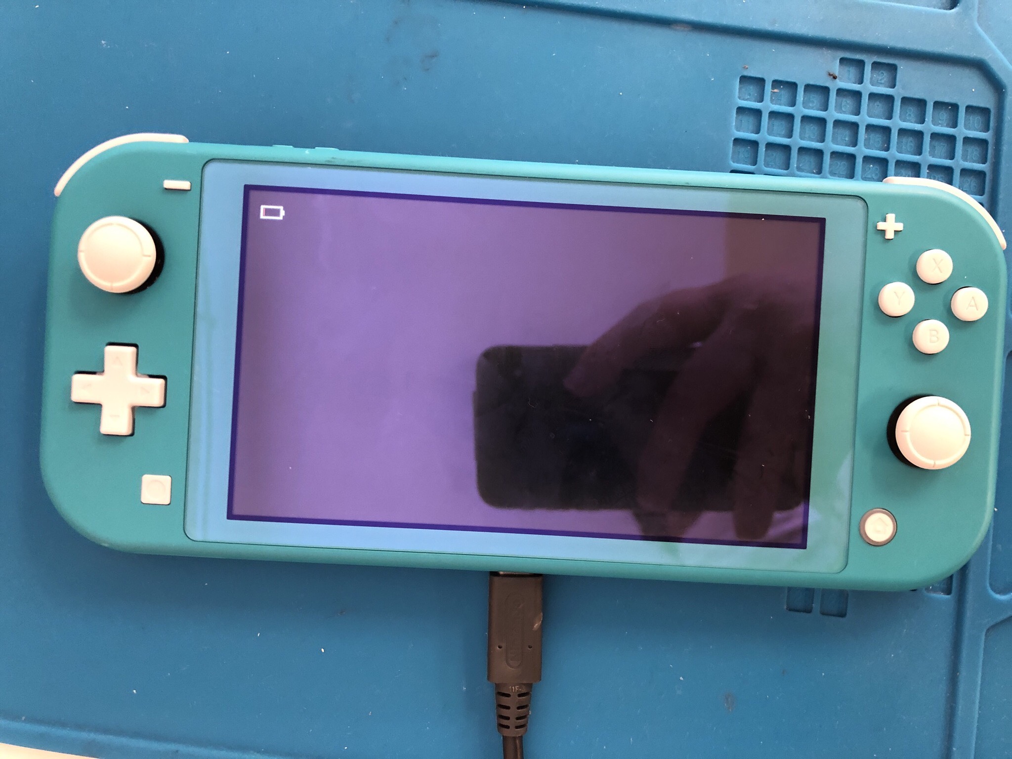 任天堂スイッチライト 充電口 が破損し充電できずゲームで遊べなくなっちゃった Nintendo3ds Switch Psp 修理のゲームホスピタル Nintendo3ds ニンテンドーds Psp Switch 修理