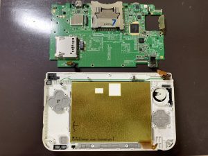 3DSLL LCD Replacement (3)