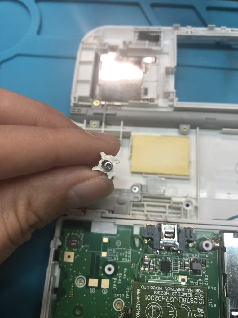 Nintendo 3DS LL スライドパッド交換修理