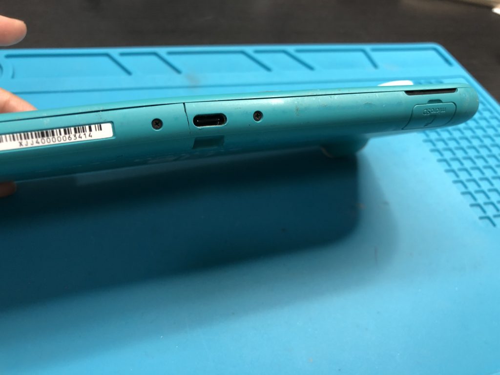 Nintendo Switch Lite 液晶画面交換 