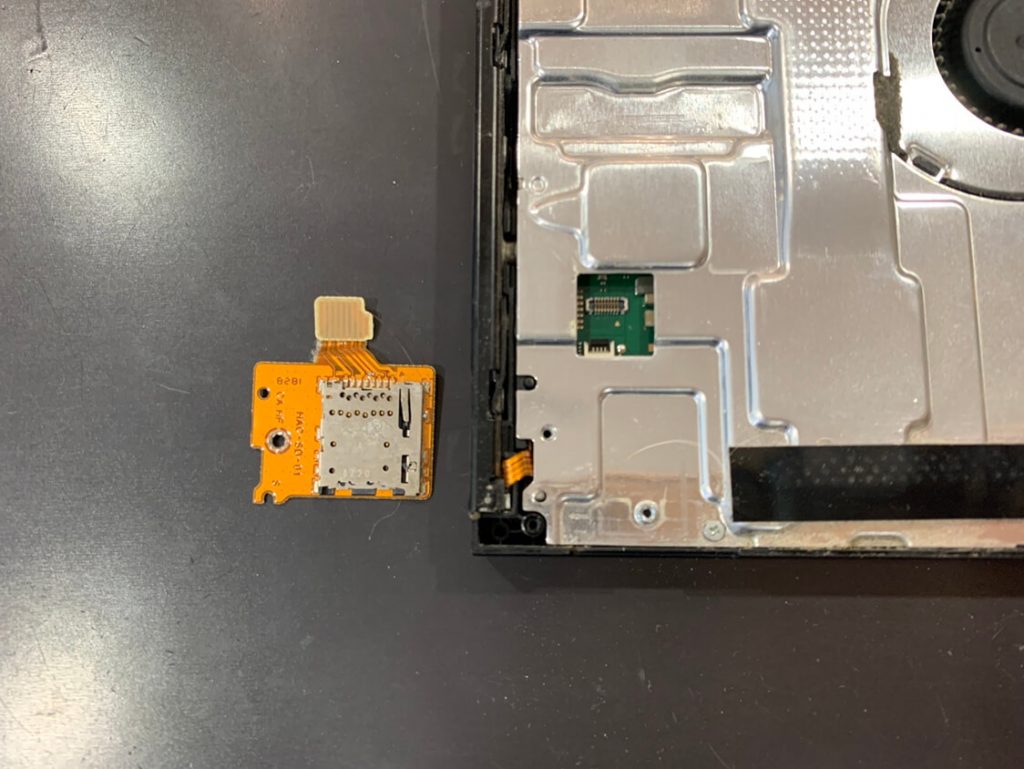 Switch SDcard Slot Repair (4)