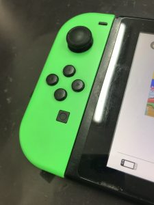 Nintendo switch の本体レール交換修理