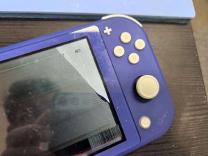 NintendoSwitchの液晶画面修理前