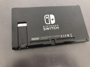 Nintendo Switch SDカード交換修理 1
