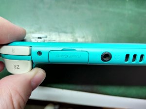 SwitchLite　外装故障