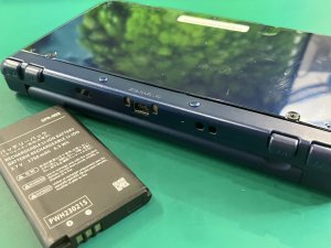 New 3DSLL バッテリー交換①